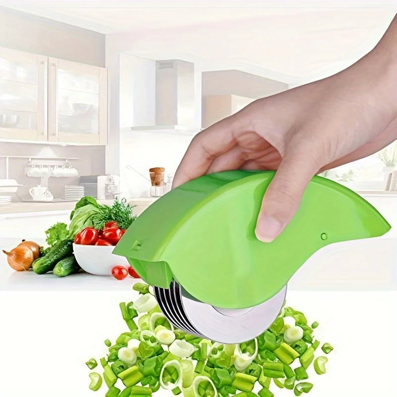 Vegetable cutter with roller blade